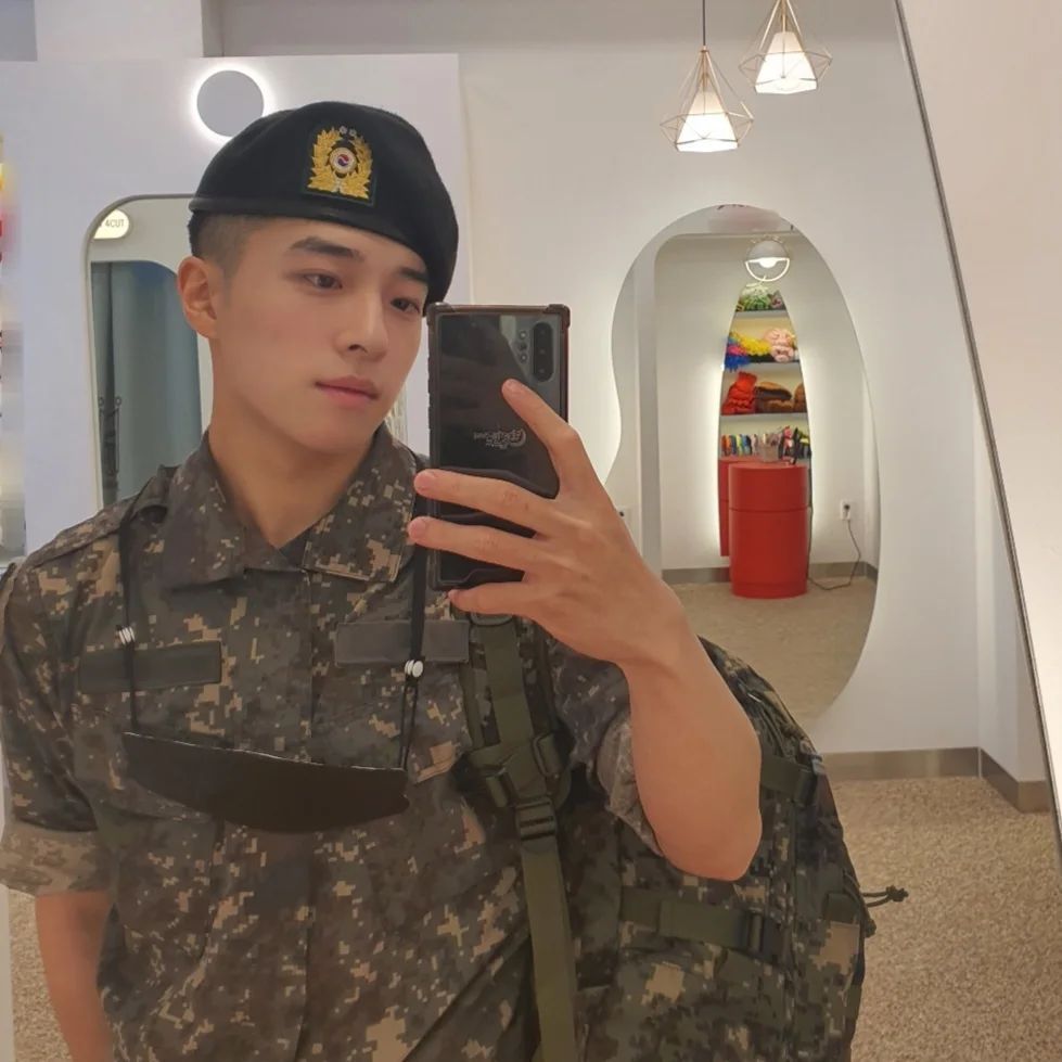 姐姐的朋友南多凛入伍7个月军装照曝光网赞:变更帅了