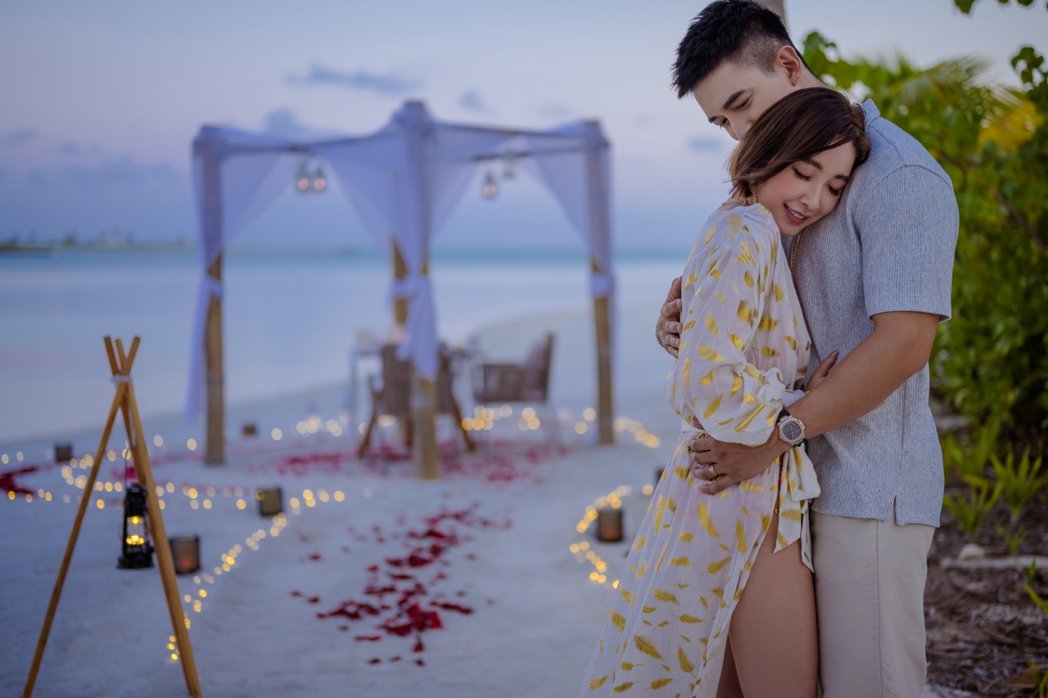 许维恩「火辣比基尼」宠夫王家梁收生日惊喜泛泪