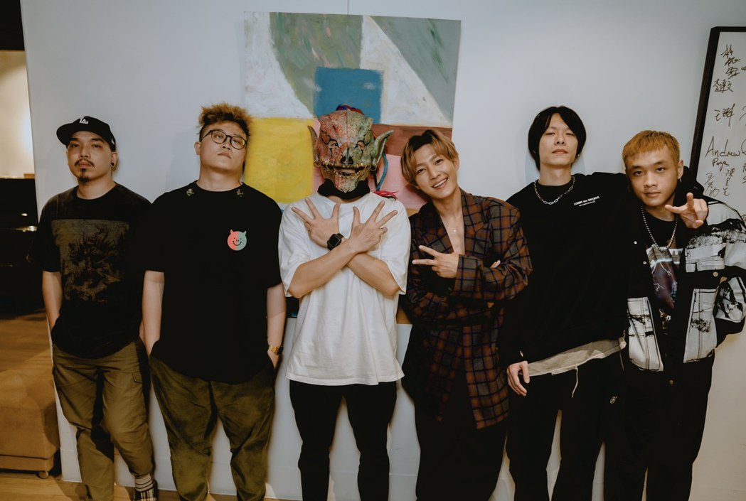 炎亚纶国小同学竟是知名乐团成员练团相认：怎么是你