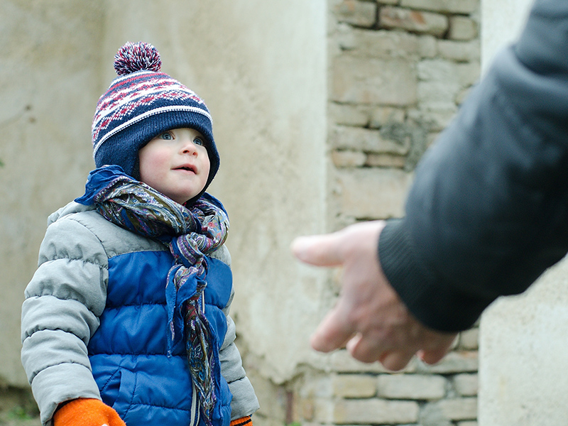 太想喝多多！6岁男童趁阿嬷睡著，深夜溜去超商买多多