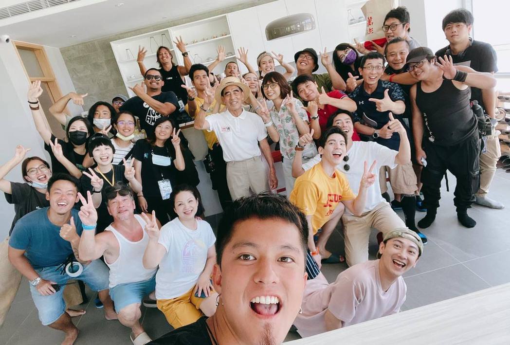 万秀金孙曝《阮三个》幕后温馨事与阿公海边对视超有感