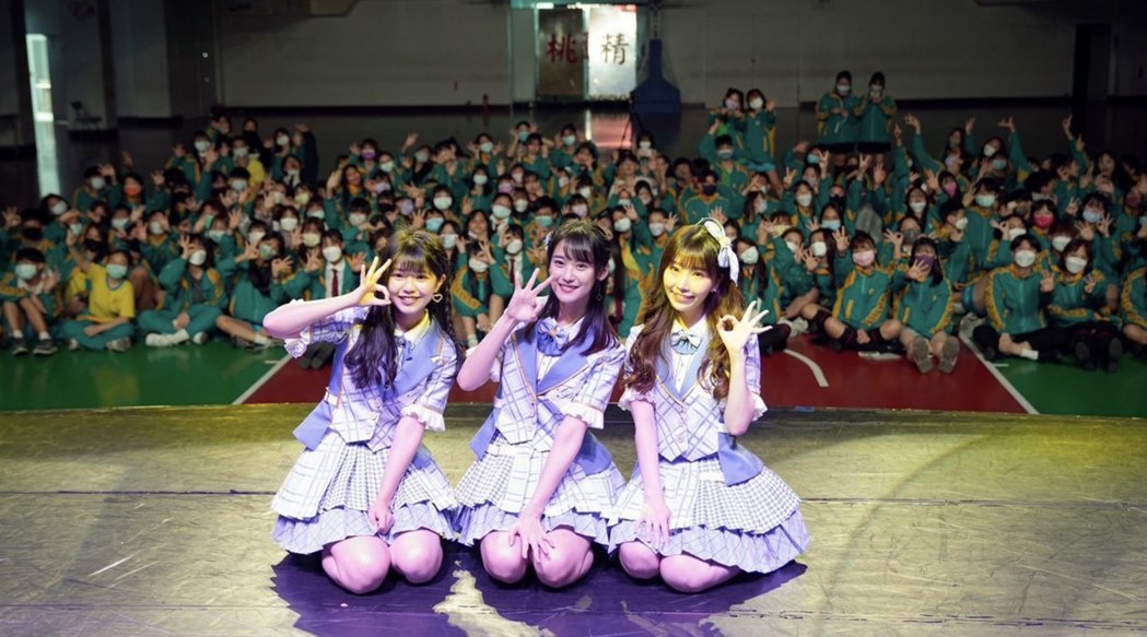 AKB48 Team TP前进校园招募语晴自曝高龄报名又忘词