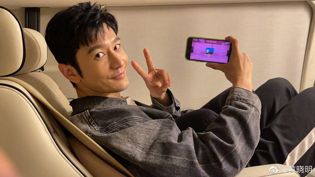 怕成下个邓伦？章子怡、黄晓明爆集体注销个人工作室