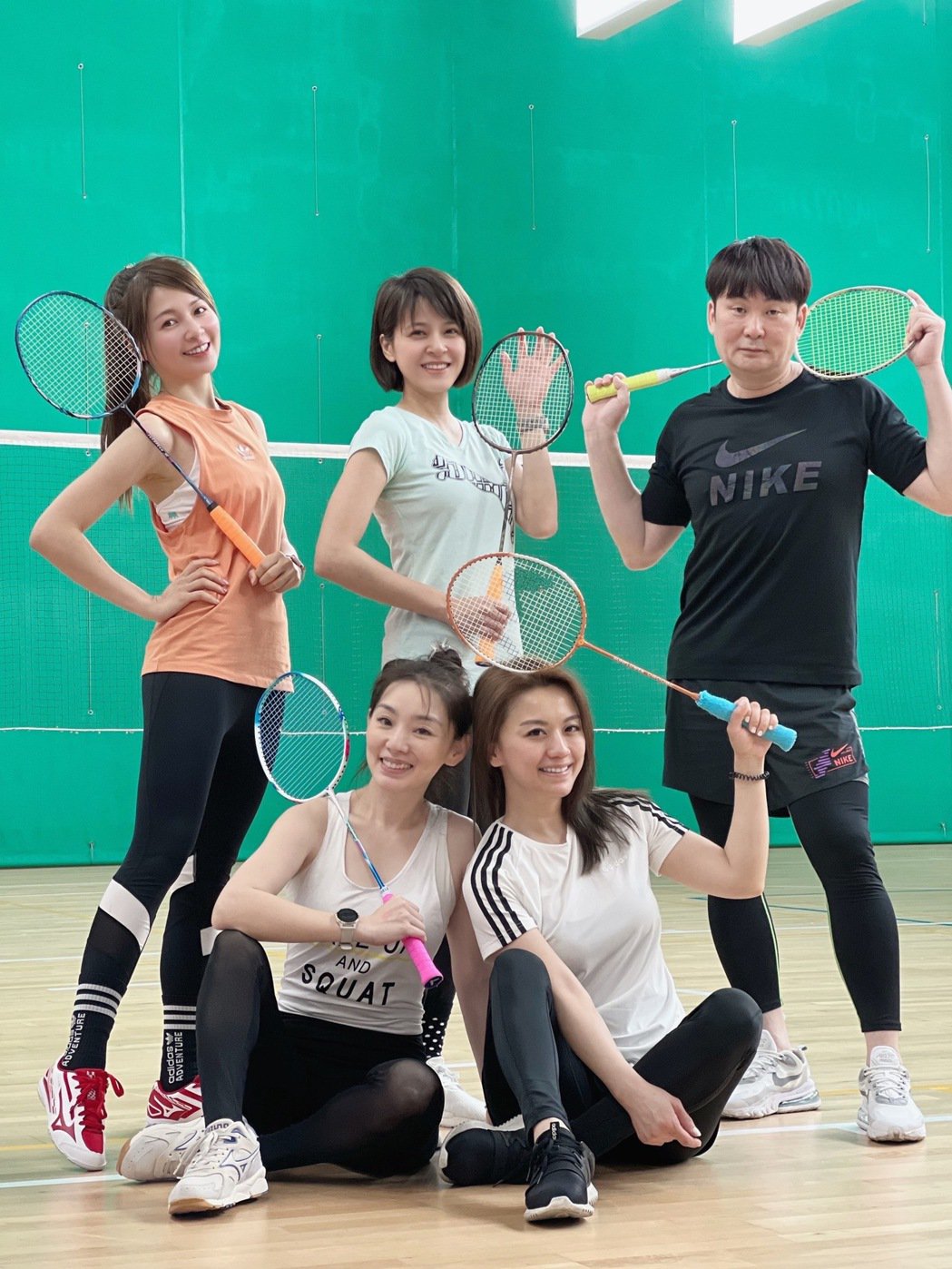 女神撞奶夹中间惊见「发福版林俊杰」！