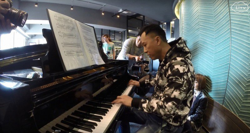 爱妻小他18岁！甄子丹感谢贤内助自爆当初不知太太那么嫩