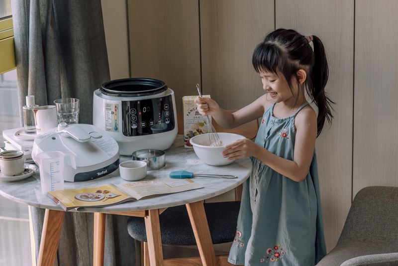 以陪伴帮助孩子建立自信，家庭共享笔记本凝聚夫妻共识