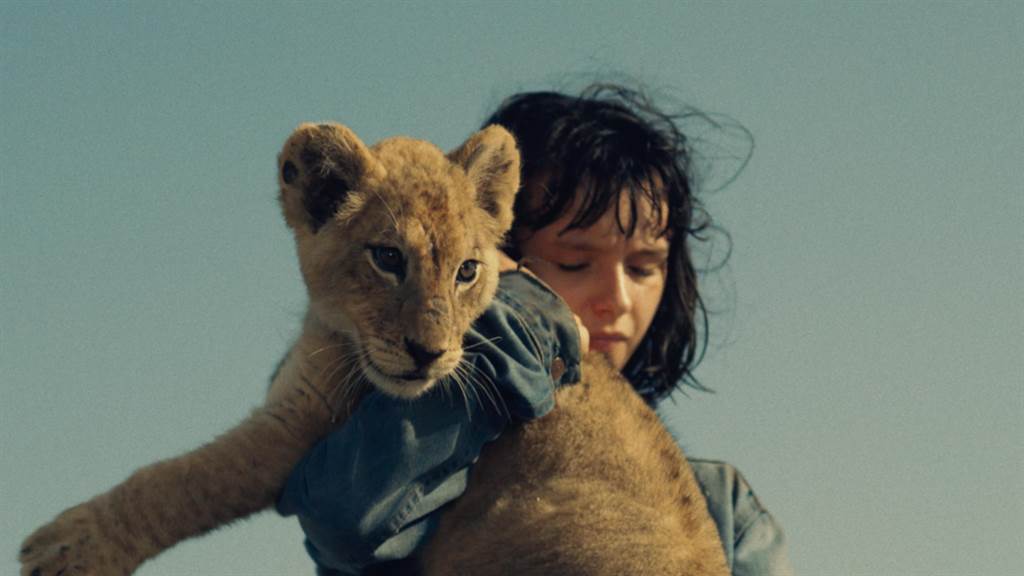 「小狮子王」遭走私连忙逃亡暖心兄妹跨3千公里助返乡