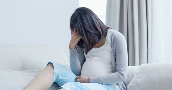 怀孕6月耻骨痛像被球棒狠K孕妈卧床包大人尿量大到床单湿自嘲可悲如长照老人