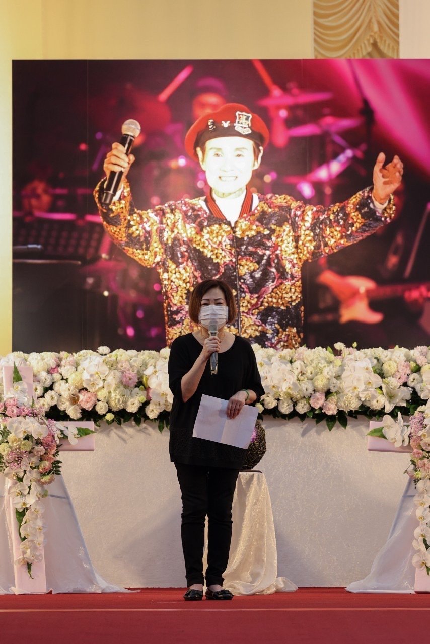 众星送别「宝岛歌王」文夏余天曝余苑绮癌指数又飙高