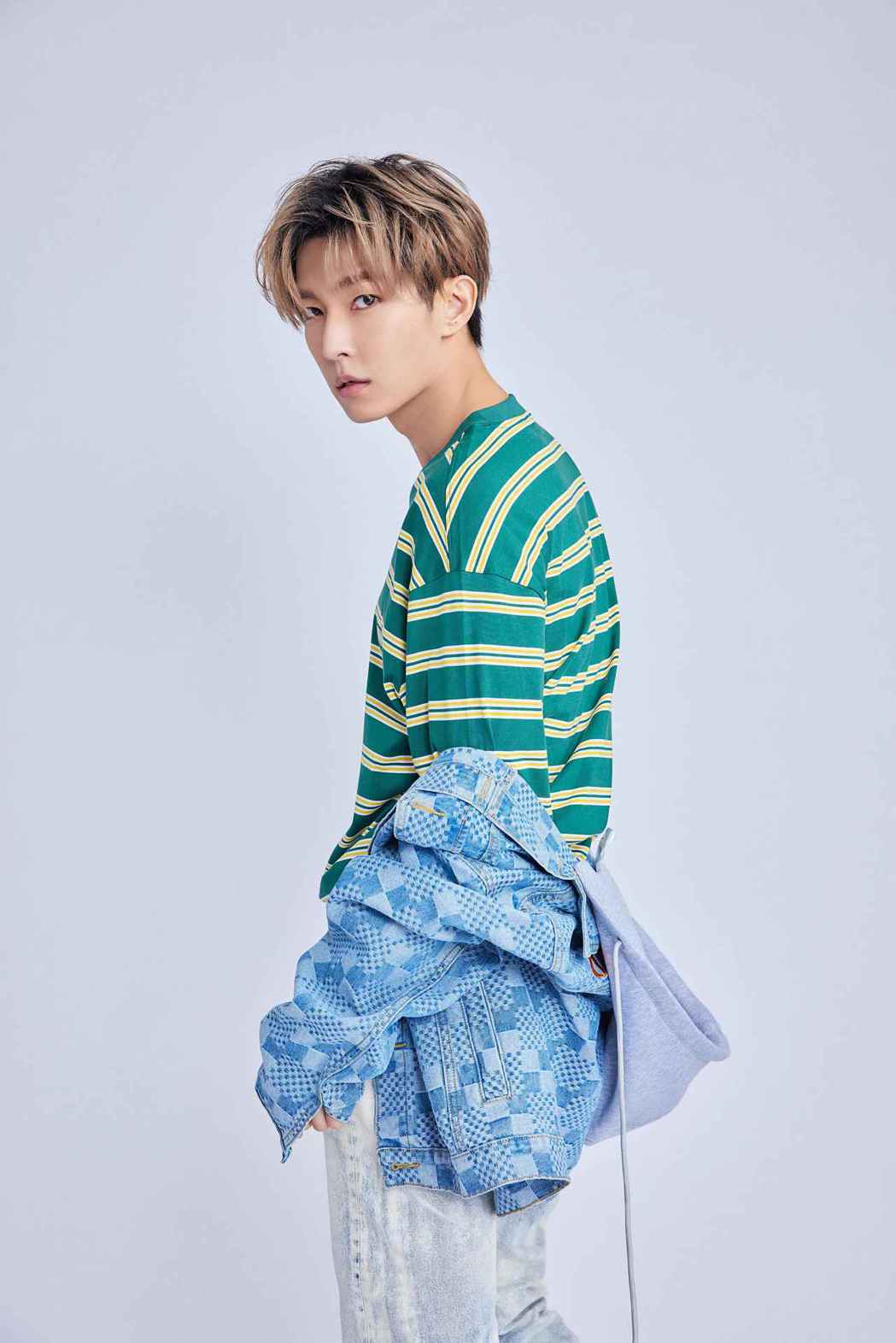 炎亚纶不忍了！首曝小秘密…全都免费