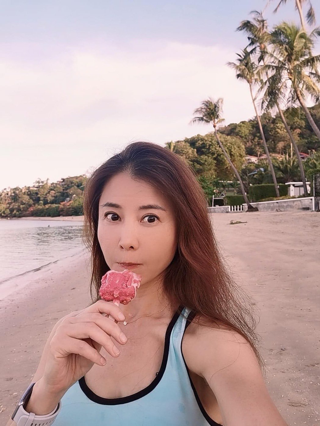 龙卷风女优隔离遇强震天人交战：要跑出去吗？