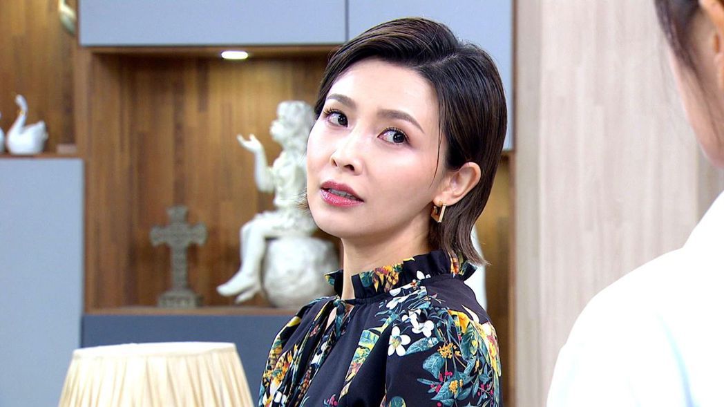 销魂美女吴婉君转性当「娇女」抢争陈冠霖狠甩情敌李燕巴掌