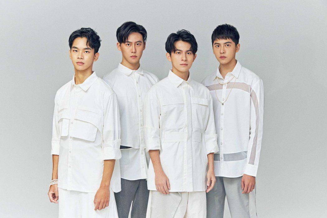 「神之乡」林晖闵尬「最帅乩童」组CP上演男男恋