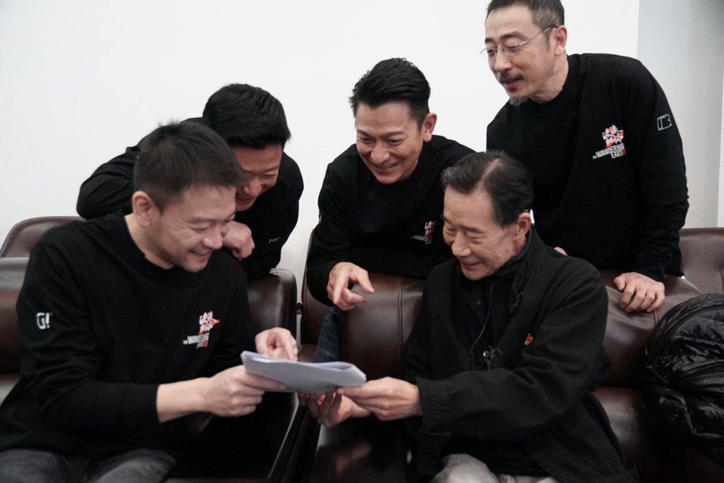 刘德华自嘲已不帅气「流浪地球2」穿太空装怕吃不消