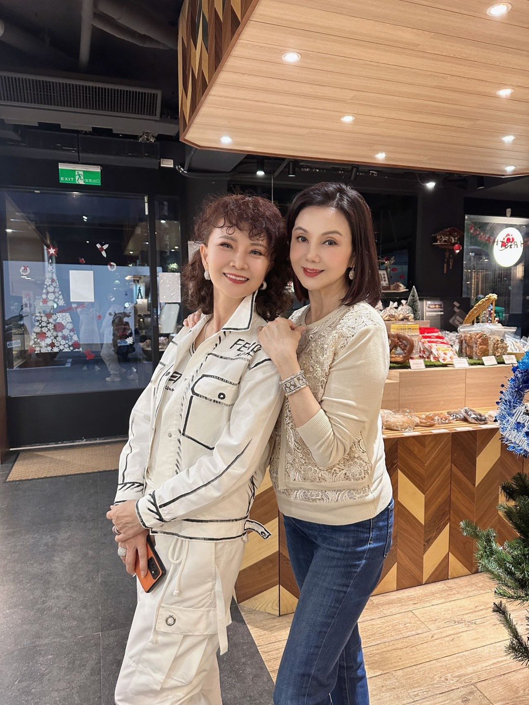 66岁谢玲玲拥上亿却领优惠老人卡她亲曝真实原因