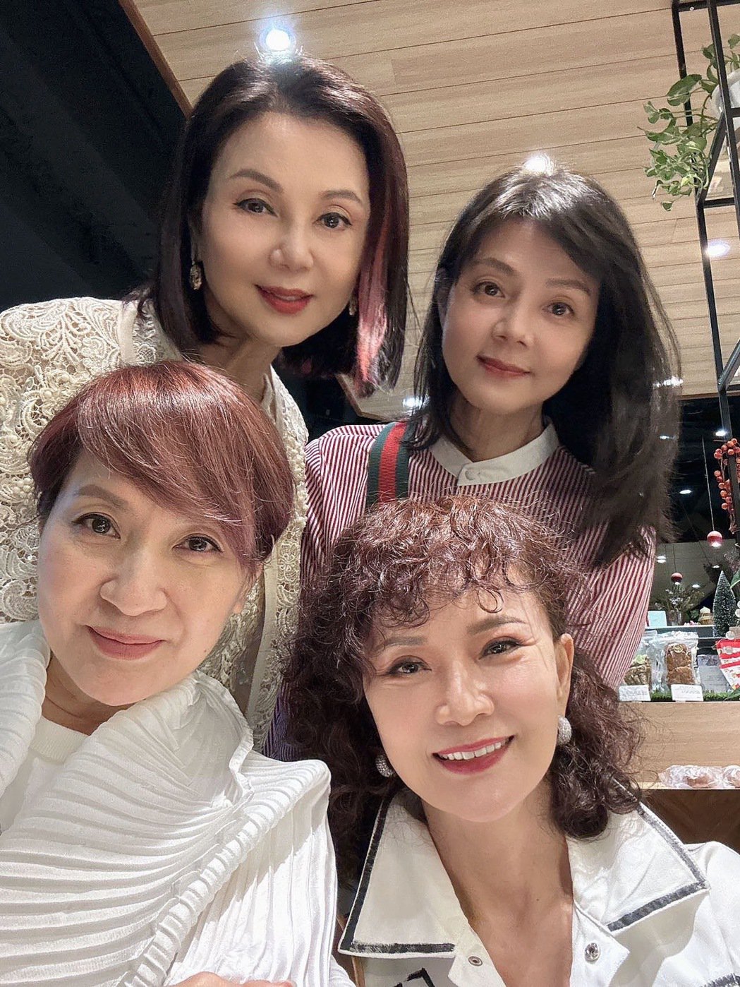 66岁谢玲玲拥上亿却领优惠老人卡她亲曝真实原因