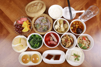 孕中期孕妇应多餐少食,孕中期营养餐推荐