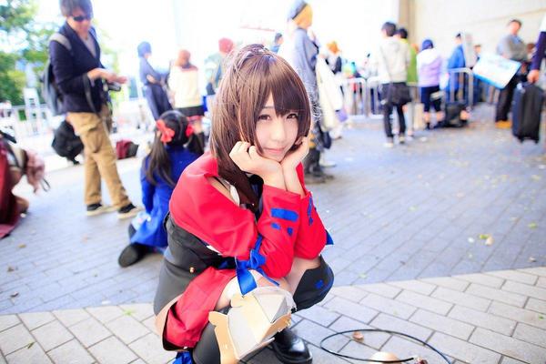 被誉为“日本最清纯胸器coser”的伊织萌(伊織もえ),在11区,伊织萌算是十分勤劳的COSER之一,因在漫展COS《DOA》系列胸器女主霞而成名。最近呢,她又晒出了三张试穿“黄金比基尼”的新照,福利满满,有网友表示:穿这么少还不害羞呢?接下来就让我们一起看看吧!