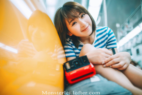 大家好,又到了为大家介绍妹子的时间了,今天要为大家介绍的是一位元气满满的游戏showgirl阿珉,阿珉在今年的ChinaJoy上也有很好的表现。 虽然妹子是日系风格的清新少女,但是也能看出阿珉有着衣服好身材哦。除此之外,阿珉还是一个LOL老玩家,从S3赛季就开始玩了,而且阿珉游戏非常认真, 还会在团战结束时分析为什么会失误,最喜欢的职业是奶妈类。