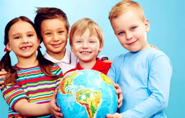 当爹妈这样做时，孩子的专注力被破坏