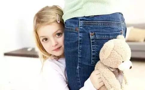 别不信！孩子自卑害羞，其实是你教的