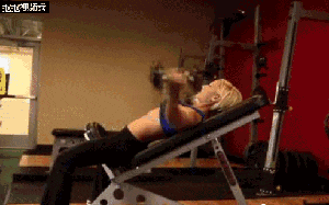 平胸必看！女生能把胸练大吗？想要胸变大你需要这