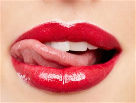 舌苔厚白吃什么药