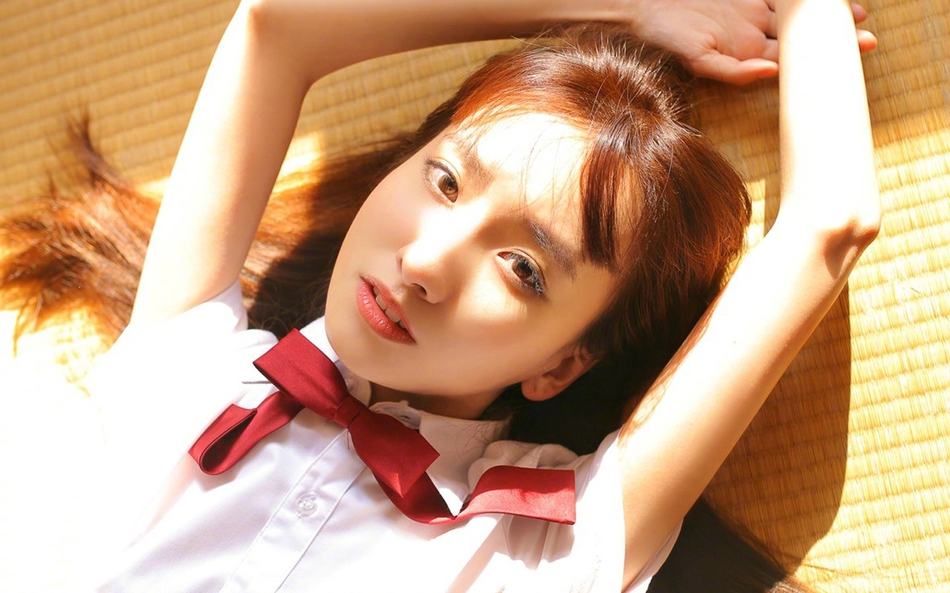 学生萌妹学生装 阳光下的少女在闪闪发光