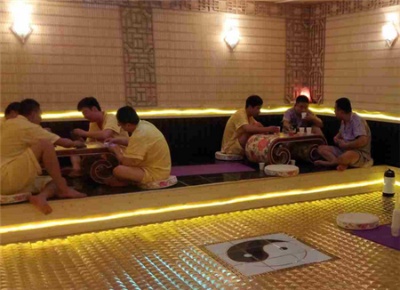 汗蒸可以穿内衣内裤吗 穿内衣影响舒适感