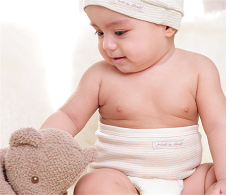 新生儿用肚兜还是肚围 不同环境有不同选择