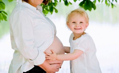 女人胸部最先老 如何把握第二次乳房发育