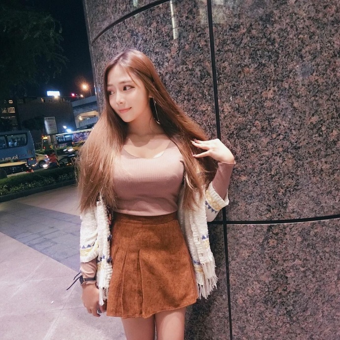 肉肉的身材，很有起伏嘛！