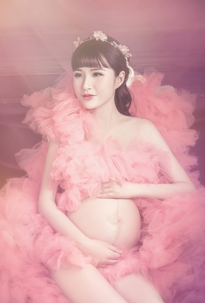 本套孕妇写真来自南京云摄影孕妇摄影-性感与清纯并存的孕妇写真