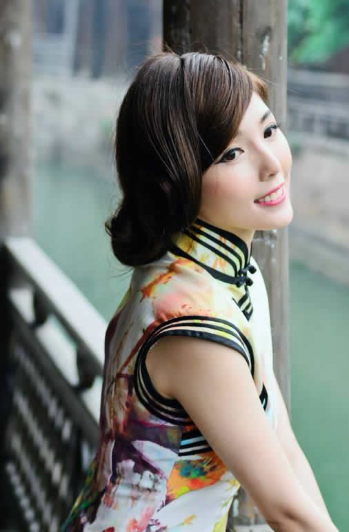 東吴甜心校花「朱琦郁」-让官二代疯狂的「小林志玲」