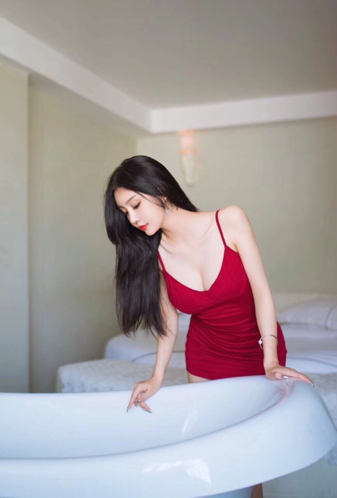 衣服都在哀嚎了，真是要哪有哪啊！ ​​​​