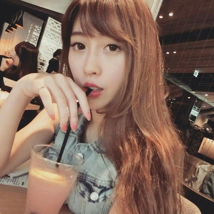 这个形狀很坚挺!世新广电神乳妹張黛比 网友挡不住凶劲:棍......