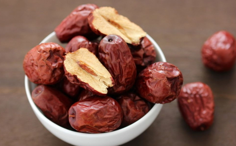 女性经期吃什么好 这几种食物可缓解痛经