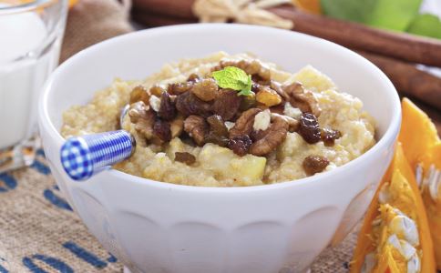 哺乳期吃点核桃有好处 促进乳汁分泌提升免疫力