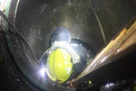 孕妇小区坠井身亡谁之过?孕妇出行要注意这几点