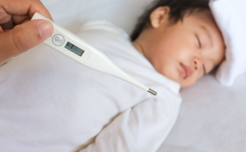 宝宝高烧不退怎么办 做好下面这些