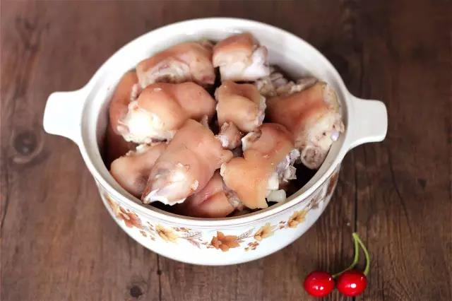 正宗广东猪脚姜的做法,来大姨妈吃了还会有补血作用