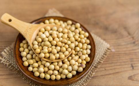 想要丰胸不用吃药 这些食疗能塑美胸