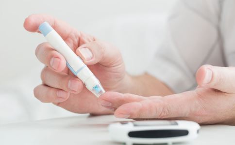 糖尿病人失眠危害大 这些食物帮助睡眠