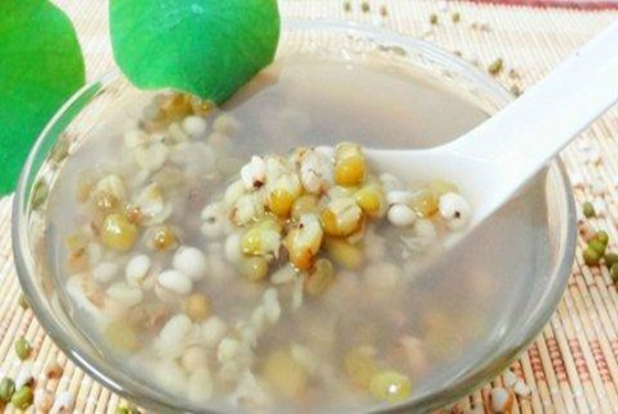 儿童水痘的症状和图片 出水痘期间饮食注意	