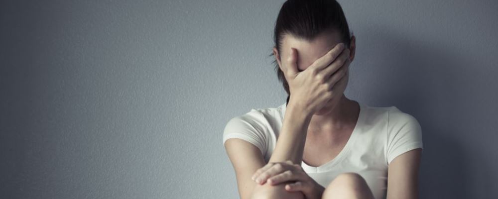 产后抑郁怎么引起 如何正确对抗抑郁症