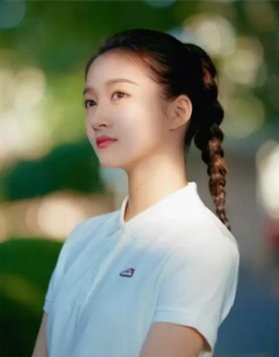 鹿晗为关晓彤零点准时庆生 细数两人感情经历