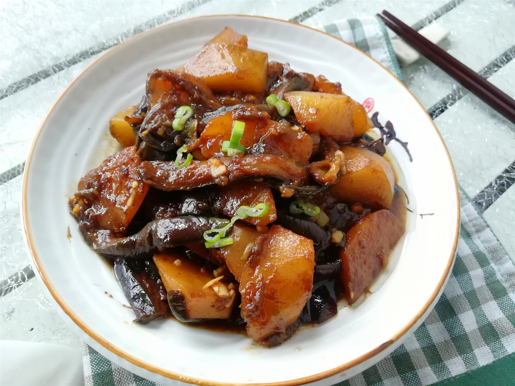 红烧茄子怎么做？红烧茄子的家常做法