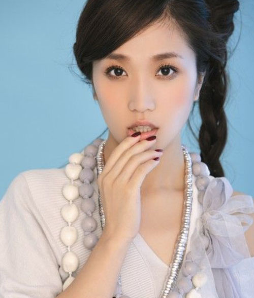 中国女明星隆胸：明星隆胸了,公开承认隆胸10位女明星