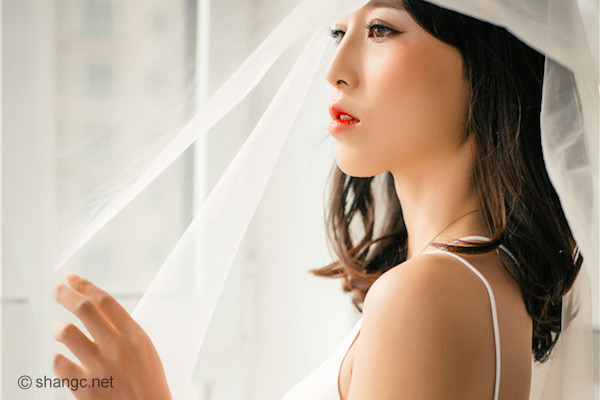 脸上反复长痘痘怎么调理 控制自己不用脏手去触摸