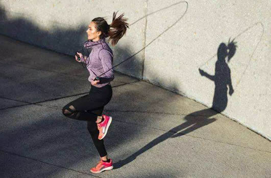 跳绳减肥法一天跳多少个才有效(附:成功案例)